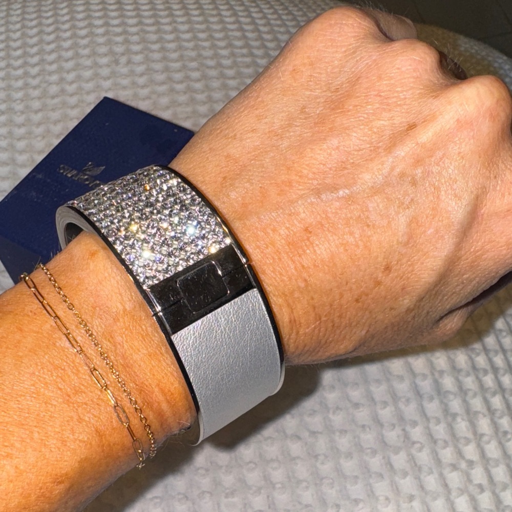 Swarovski Silver and Crystal Sparkle Bracelet authentic - Picture 8 of 11